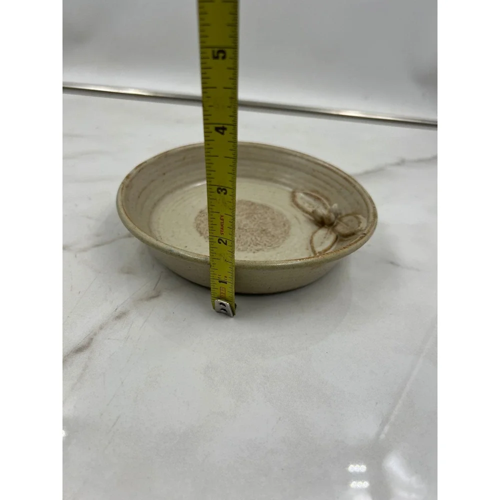 Lynne Killion Studio Pottery Garlic Grater Bowl Handcrafted Stoneware Cream Leaf
